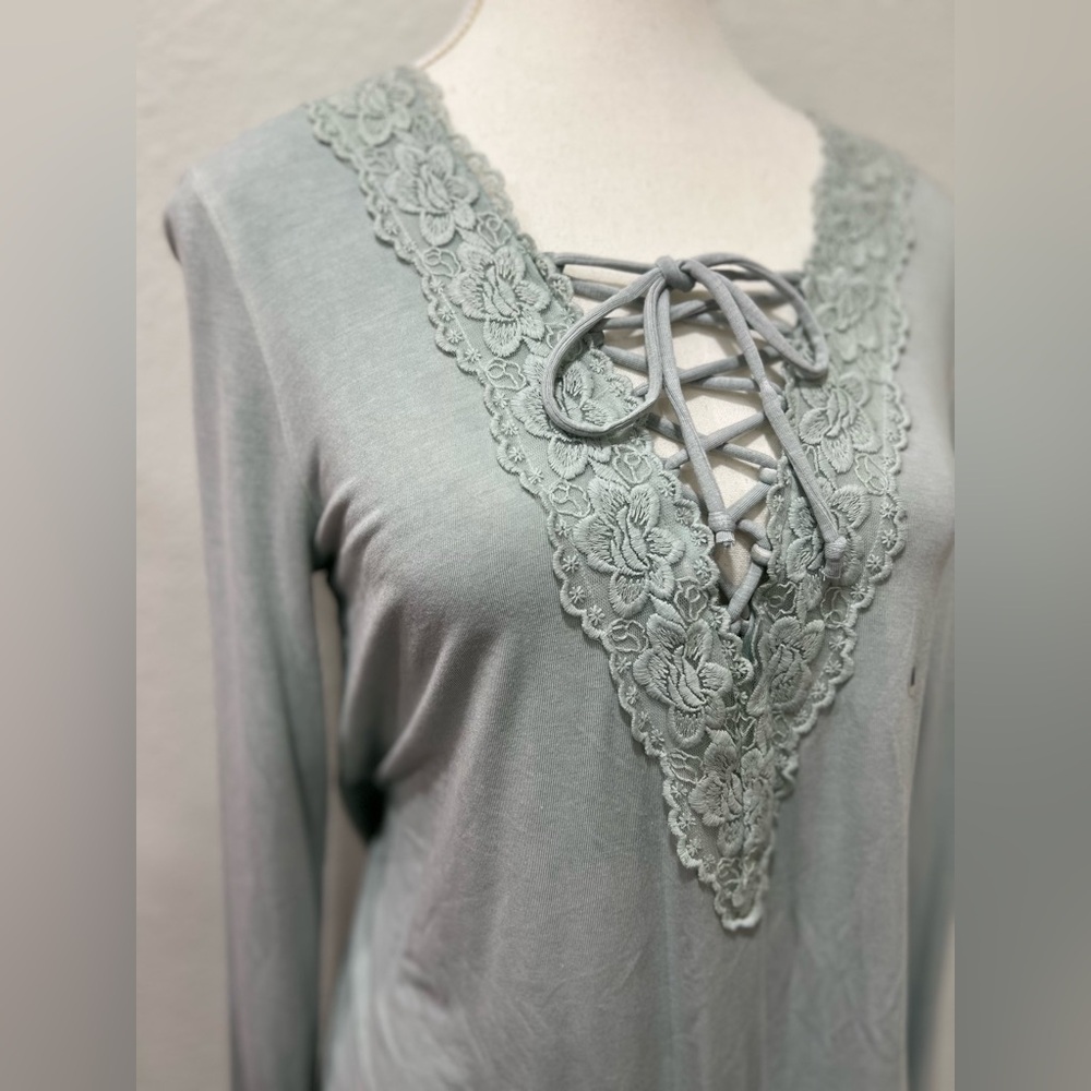 AE Soft & Sexy Long Sleeve Lace Up Tunic Top NWOT - Picture 4 of 8